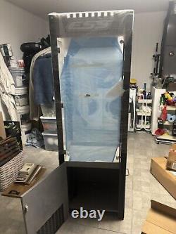 ESS / OAKLEY Tower Case sunglasses store display, NEW, With Lock, Accessories