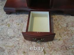 Elegant Storage and Display Case for Jewelry Items