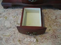 Elegant Storage and Display Case for Jewelry Items