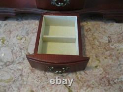 Elegant Storage and Display Case for Jewelry Items