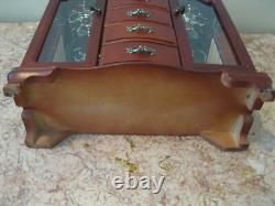 Elegant Storage and Display Case for Jewelry Items