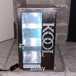 Kool Cigarette 1999 B&W Co Lighted Store Display Case Sign + 2 Keys 3 Shelves