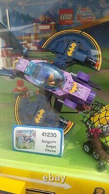 LEGO DC SUPER HERO GIRLS MODEL 6196862 RETAIL STORE LCD LIGHTED DISPLAY CASE Wh1