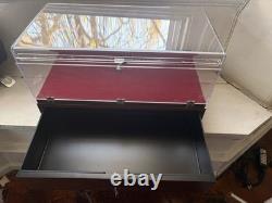 Professional Locking Countertop Display Case Mint with 2 Keys