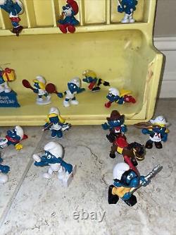 Smurf Collectors Center Store Display Case Peyo Wallace Berrie & Vintage Figures