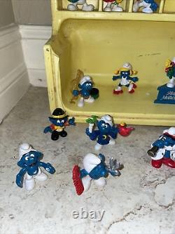 Smurf Collectors Center Store Display Case Peyo Wallace Berrie & Vintage Figures