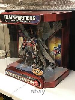 Transformers Ultimate Optimus Prime Store Display Case 24 Dotm Complete 2011