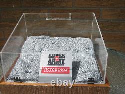 Victorinox Swiss Army Knife Counter Dealer Store Display Case Stand rock granite