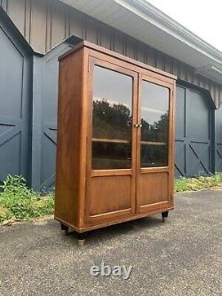 Vtg Walnut Mid Century Modern Display Case Footed Storage Cabinet Bookcase Glass