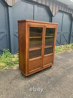 Vtg Walnut Mid Century Modern Display Case Footed Storage Cabinet Bookcase Glass